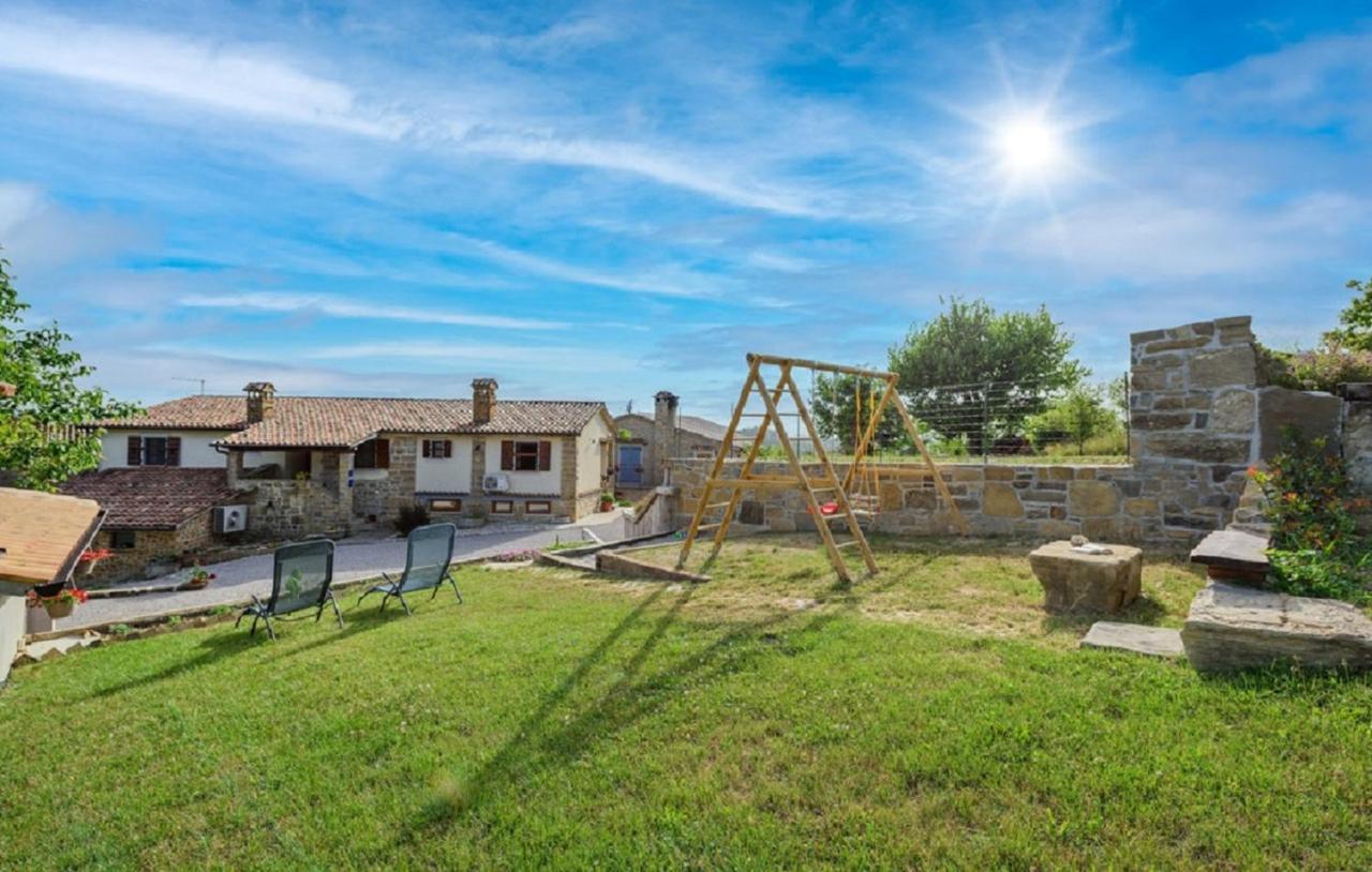 Guesthouse Gospodi Cerovlje エクステリア 写真