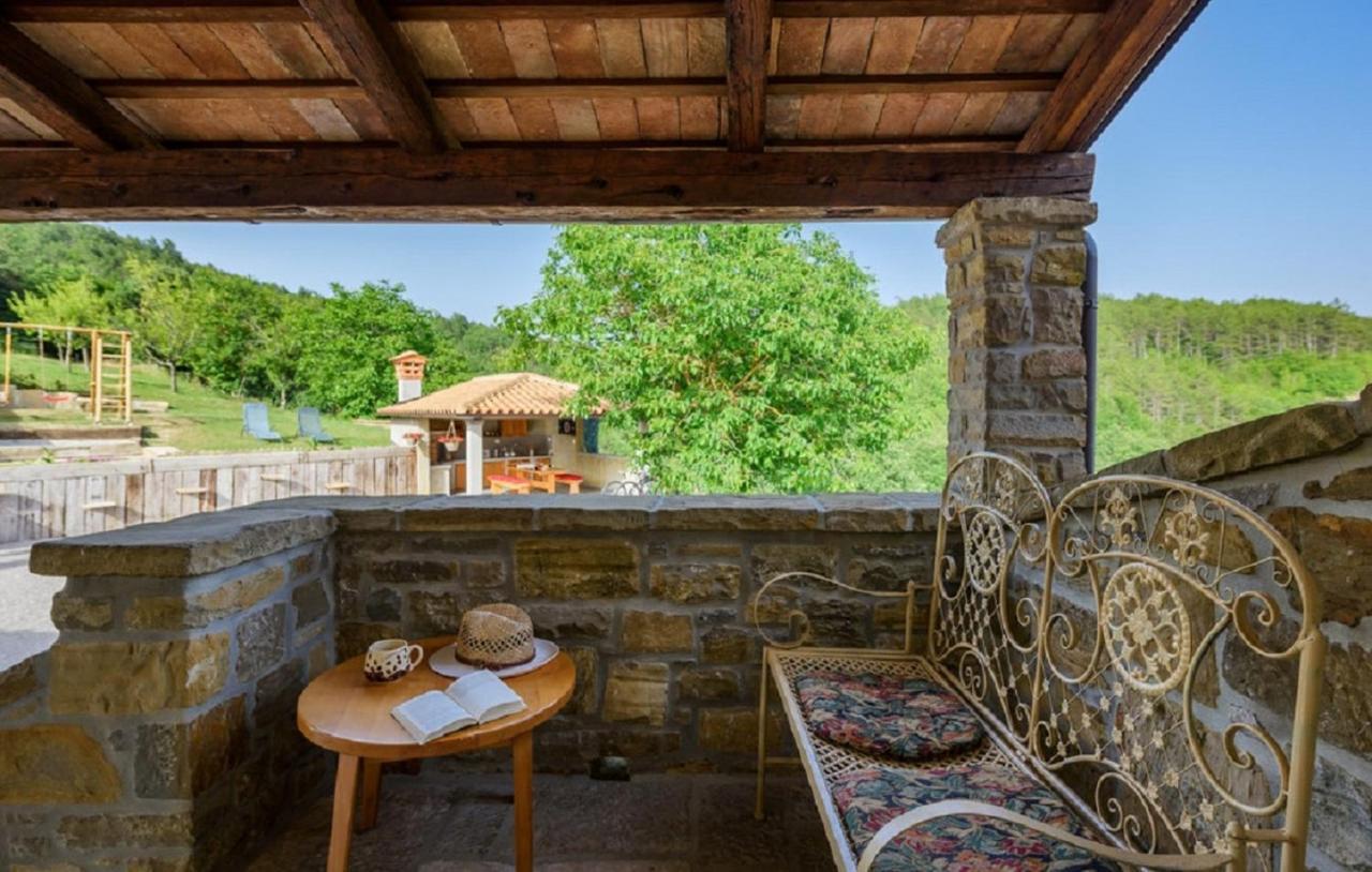 Guesthouse Gospodi Cerovlje エクステリア 写真