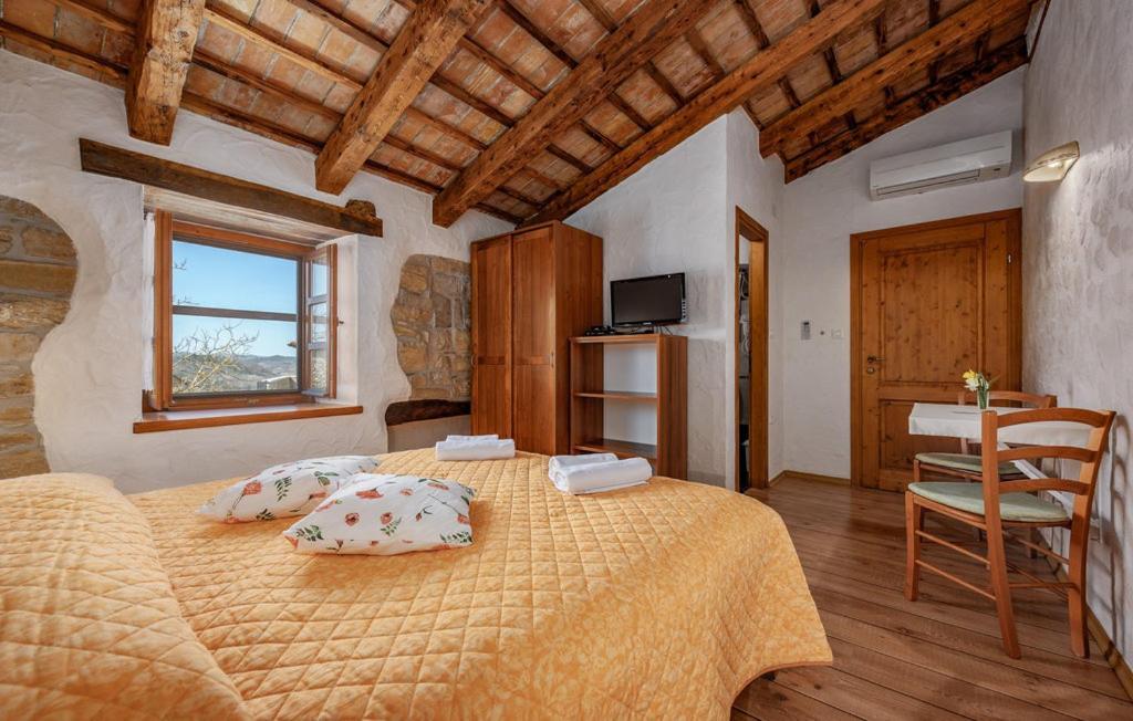 Guesthouse Gospodi Cerovlje エクステリア 写真